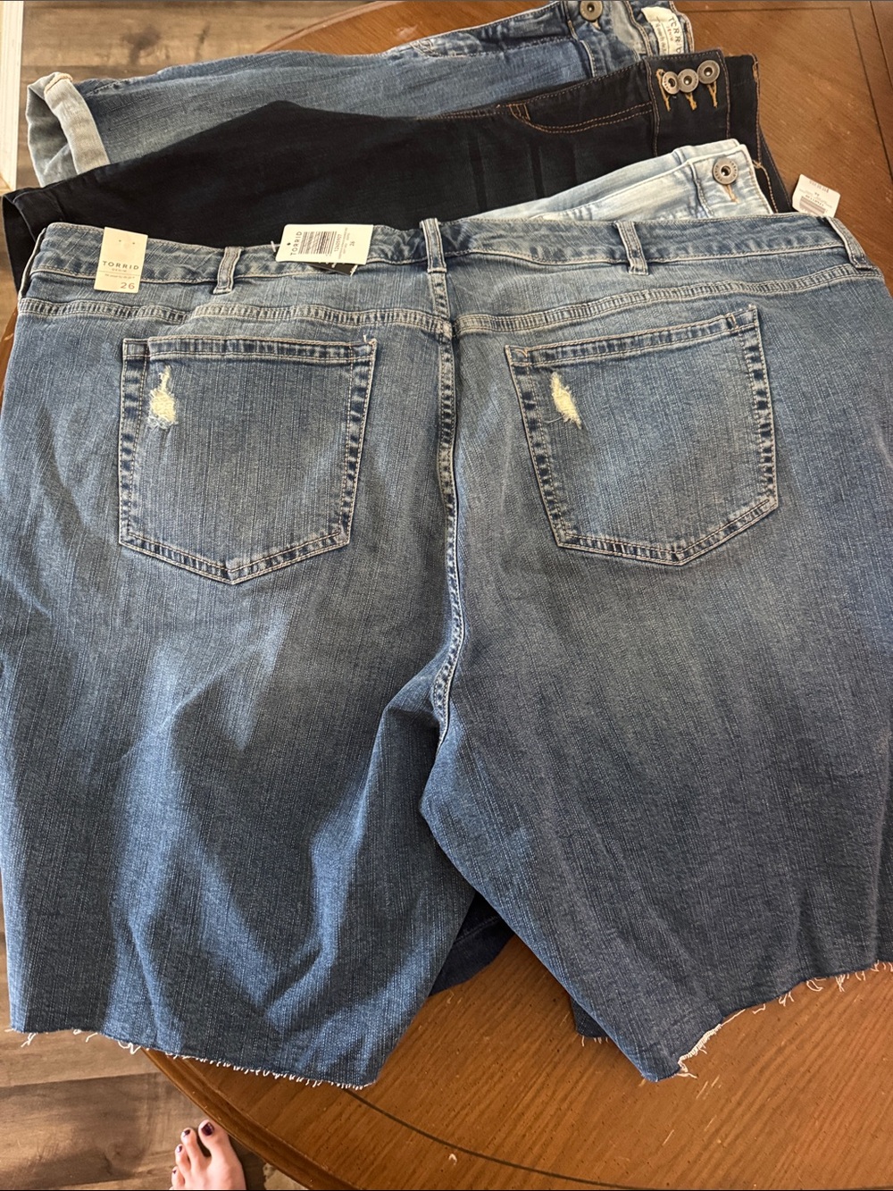 6 pairs torrid size 26 shorts lot 5 denim 1 Black twill dot 6-10” inseams 2 NWT - Picture 4 of 15